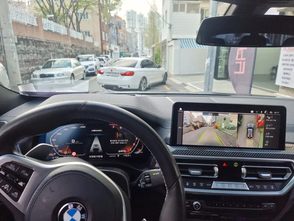 BMW X4のドラレコ取付事例｜韓国での施工参考 施工写真 3-1