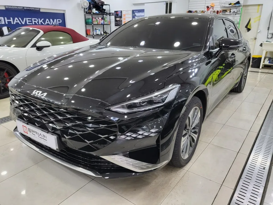 Kia K8のカーラッピング事例|クローム除去とPPF施工 施工写真 3-1