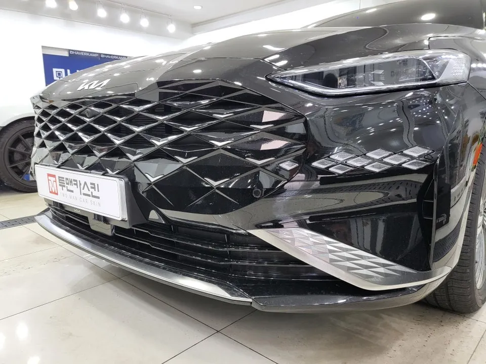 Kia K8のカーラッピング事例|クローム除去とPPF施工 施工写真 3-2