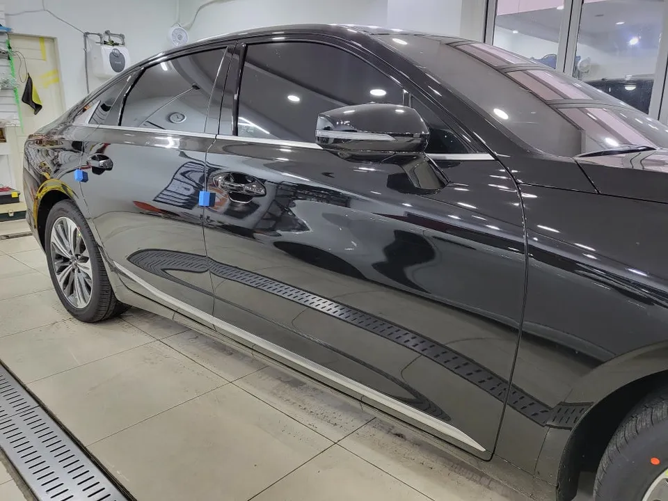 Kia K8のカーラッピング事例|クローム除去とPPF施工 施工写真 2-3