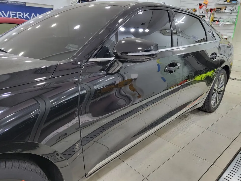 Kia K8のカーラッピング事例|クローム除去とPPF施工 施工写真 3-3