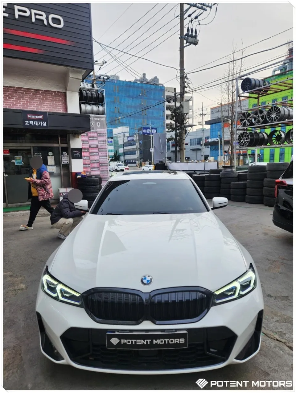 BMW 3 Series wheel repair - BMW 3 Series Wheel Repair Review: Gloss Black Refinish photo 3