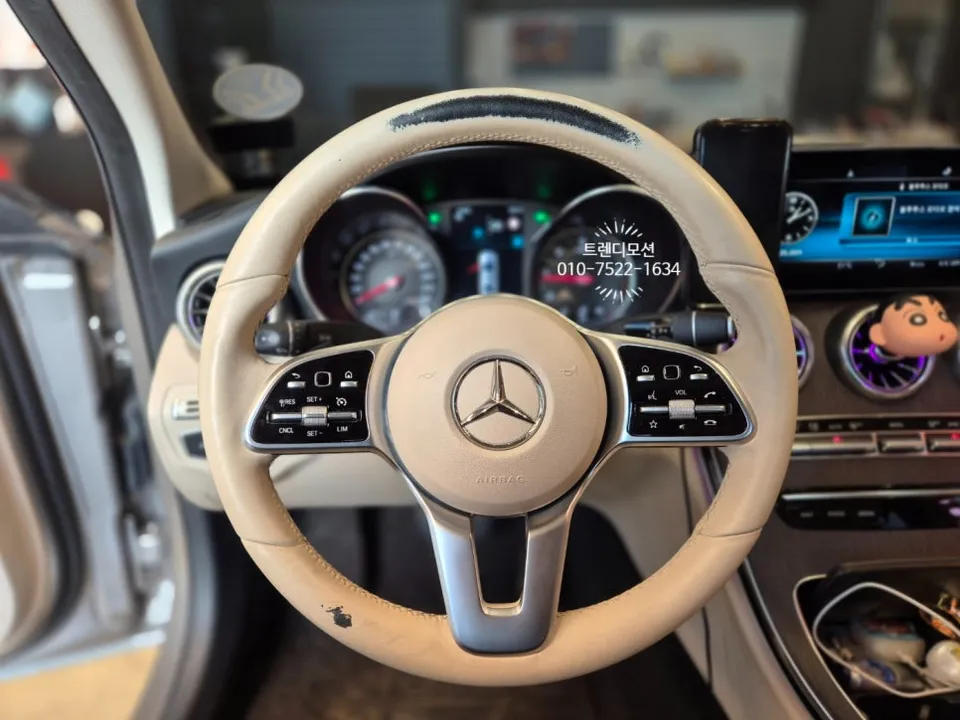 Mercedes-Benz C-Class steering wheel - Mercedes-Benz C-Class Steering Wheel Customization Review photo 4