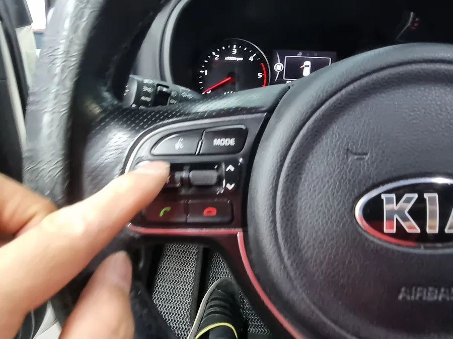 Kia Sportage QLのAndroid Auto・CarPlay取付事例 施工写真 4-2