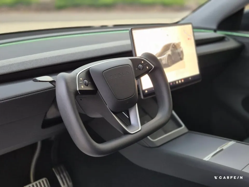 Tesla Model Y steering wheel - Tesla Model Y Steering Wheel Customization Review photo 3