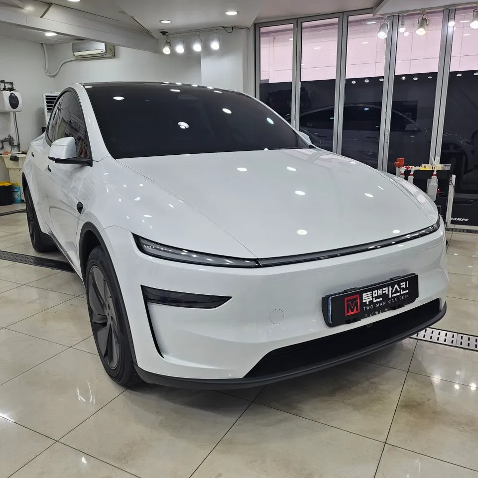 Tesla Model Yのカーラッピング事例|費用目安・仕上がり 施工写真 1-1