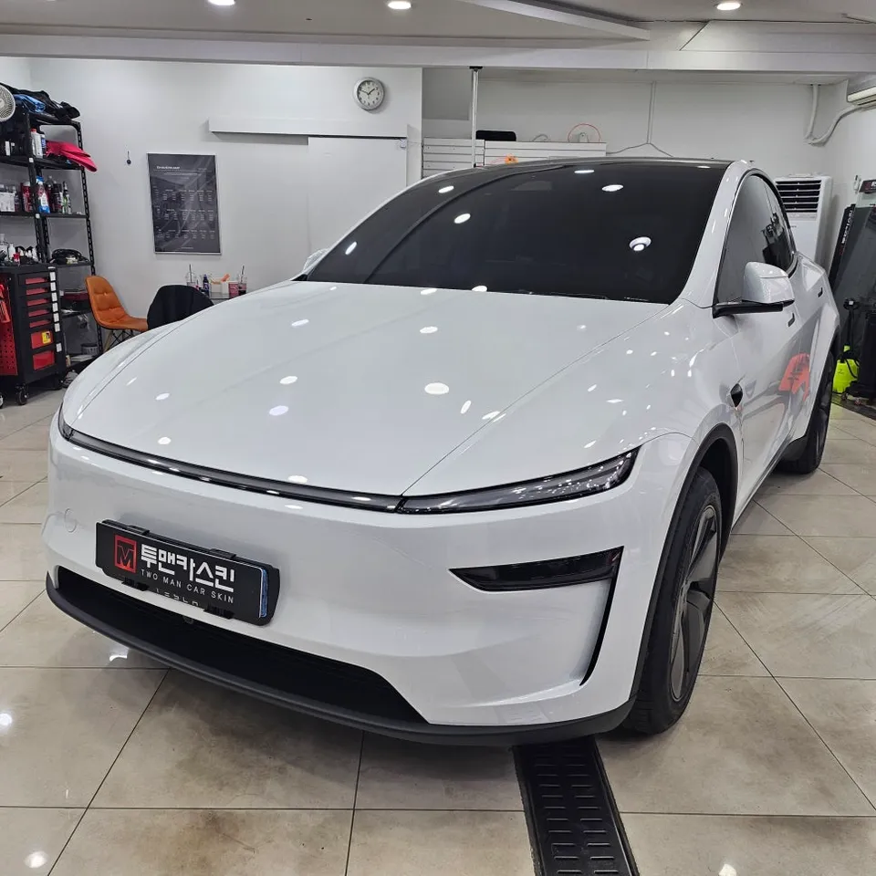 Tesla Model Yのカーラッピング事例|費用目安・仕上がり 施工写真 2-1