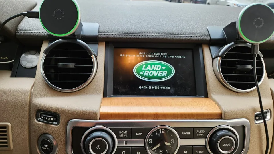 Land Rover Discovery 4 android head unit installation result