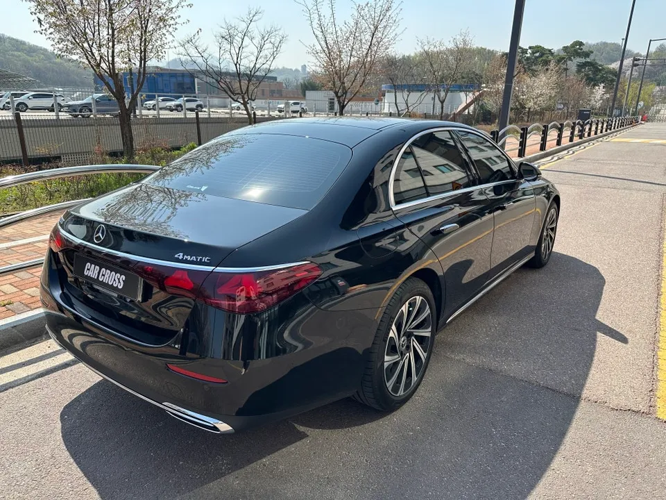 Mercedes-Benz Eクラス W213 PPF施工事例|光沢と保護効果 施工写真 2-1