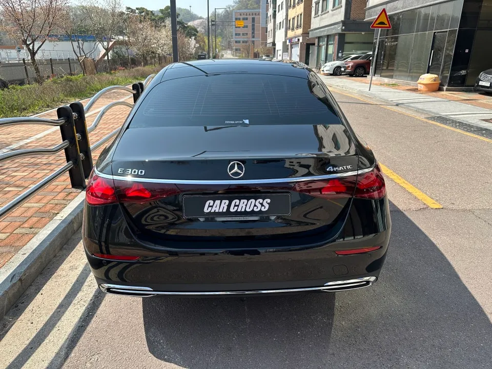 Mercedes-Benz Eクラス W213 PPF施工事例|光沢と保護効果 施工写真 3-1