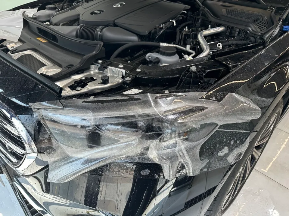 Mercedes-Benz Eクラス W213 PPF施工事例|光沢と保護効果 施工写真 1-3