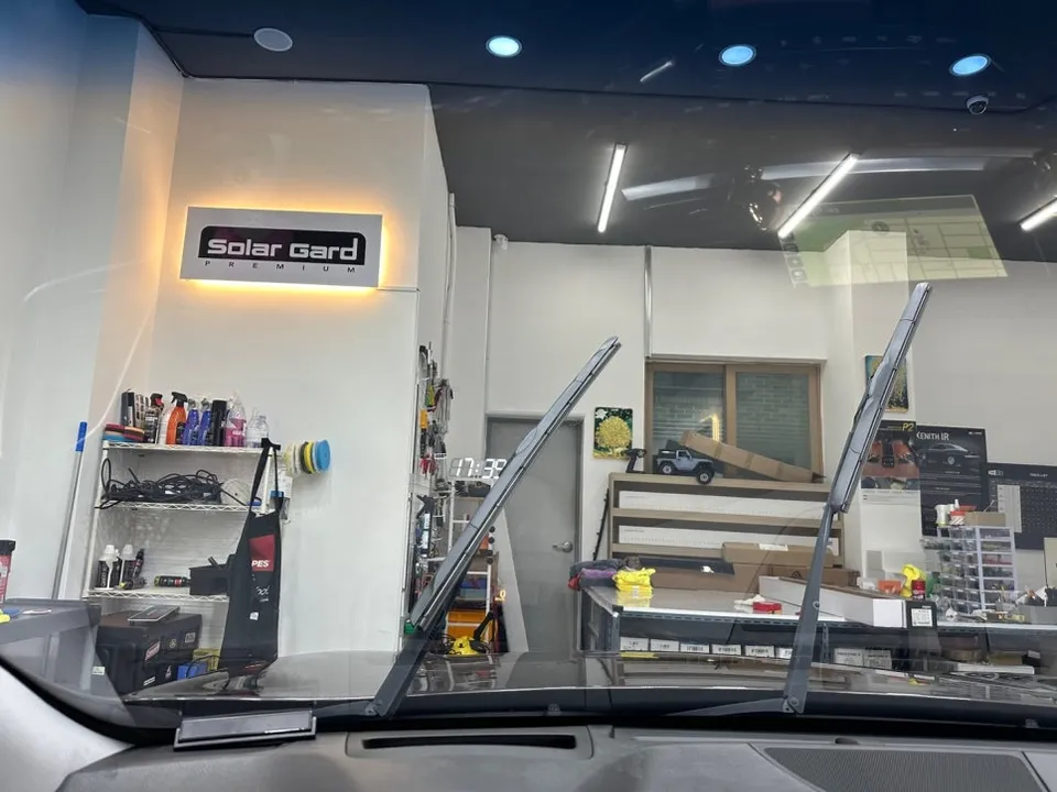 Hyundai Aslanのカーフィルム施工事例｜費用目安・仕上がり 施工写真 2-3