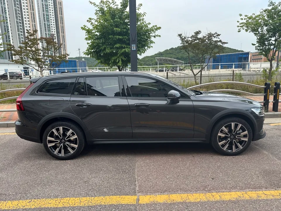 Volvo V60のPPF施工事例|費用目安と仕上がり 施工写真 1-1