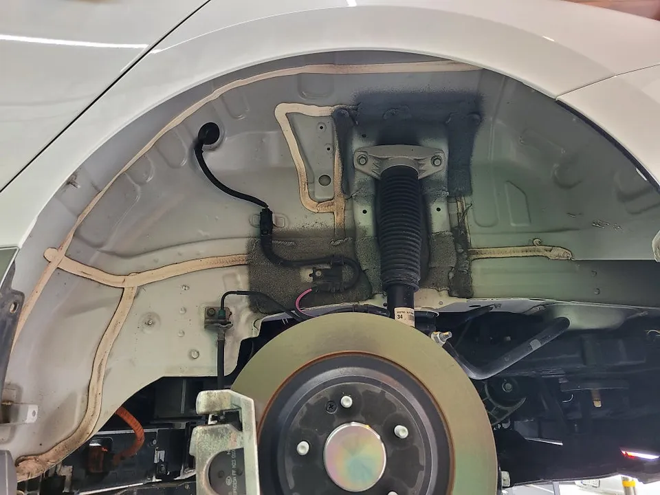 Hyundai IONIQ 6 undercoating - Hyundai IONIQ 6 Undercoating Review — Noise Reduction photo 4