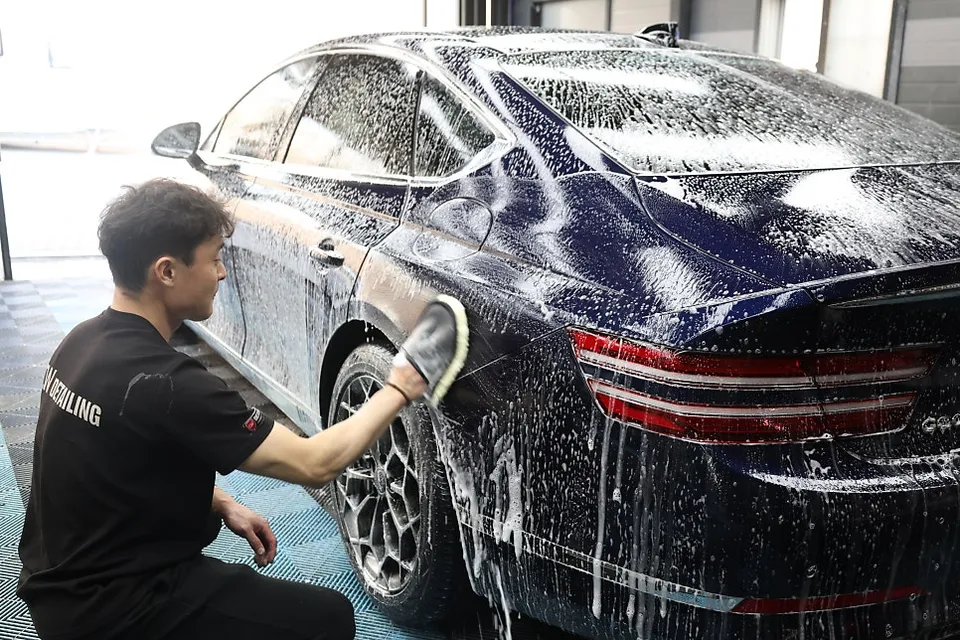 Genesis G80のガラスコーティング事例：スクラッチ復元と新車のような輝き 施工写真 2-2