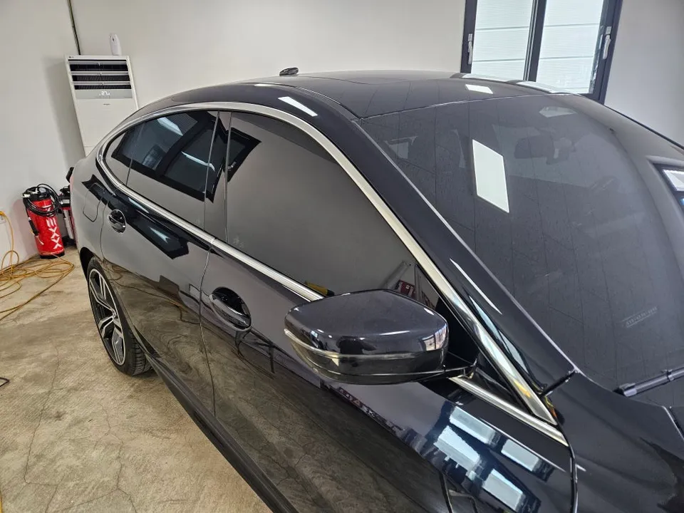 BMW 6GT Vinyl Wrap Review: Chrome Delete to Gloss Black photo 2