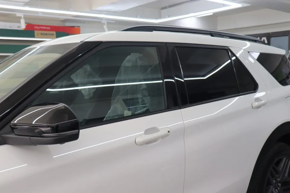 Ford Explorerのカーフィルム施工事例｜費用目安・仕上がり 施工写真 2-1