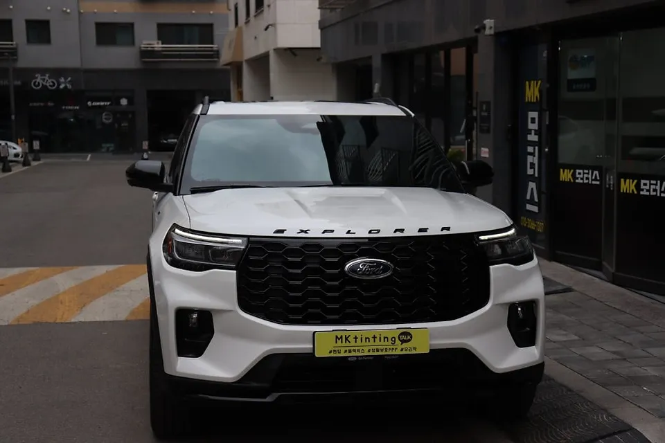 Ford Explorerのカーフィルム施工事例｜費用目安・仕上がり 施工写真 1-3