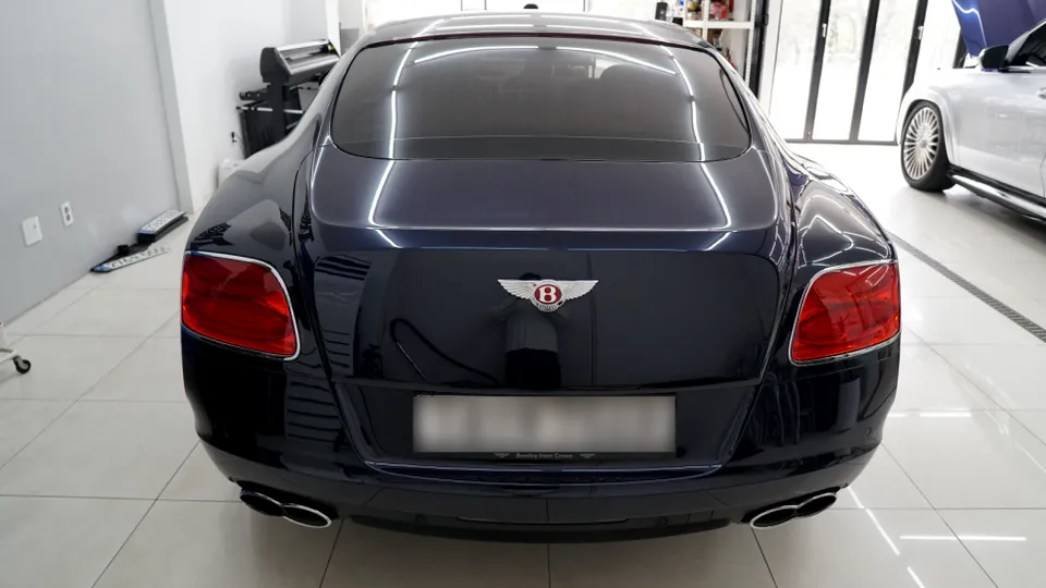 Bentley Continental GTのカーラッピング事例|ホワイトフィルム施工 施工写真 3-1