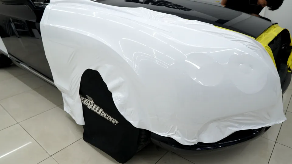 Bentley Continental GTのカーラッピング事例|ホワイトフィルム施工 施工写真 1-3