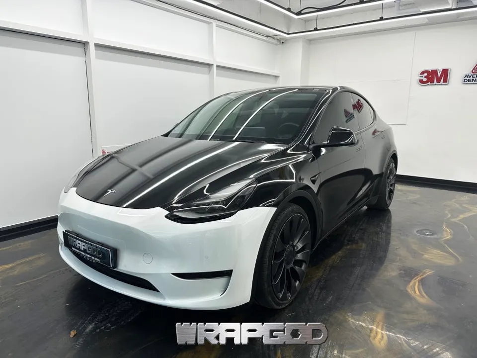 Tesla Model Yのカーラッピング事例|費用目安・仕上がり 施工写真 3-1