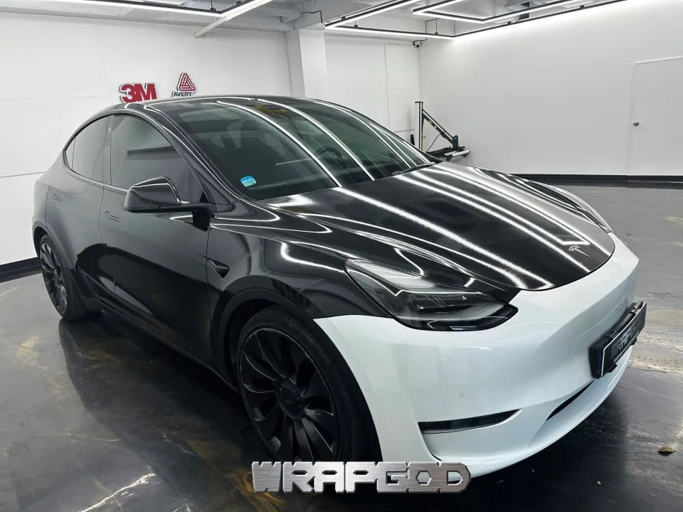 Tesla Model Yのカーラッピング事例|費用目安・仕上がり 施工写真 1-2