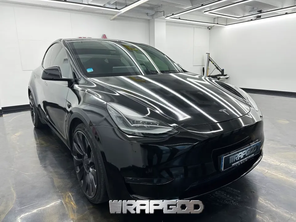 Tesla Model Yのカーラッピング事例|費用目安・仕上がり 施工写真 1-3