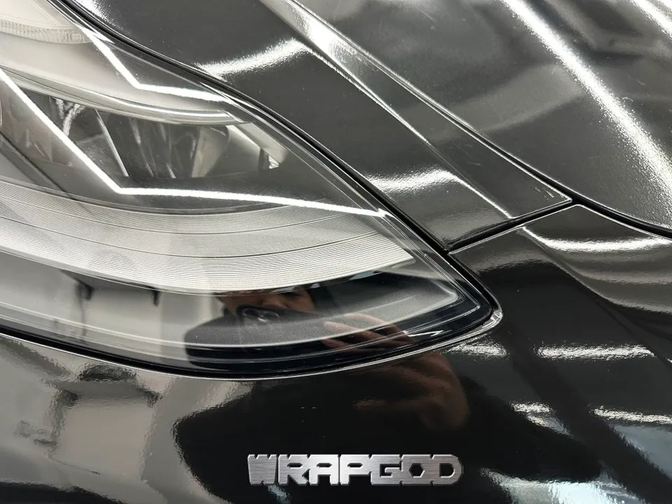 Tesla Model Yのカーラッピング事例|費用目安・仕上がり 施工写真 2-3
