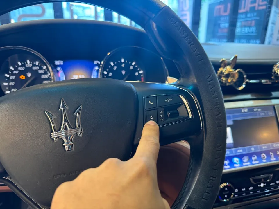 Maserati Quattroporte android head unit - Maserati Quattroporte Wireless CarPlay & Android Auto Upgrade photo 3