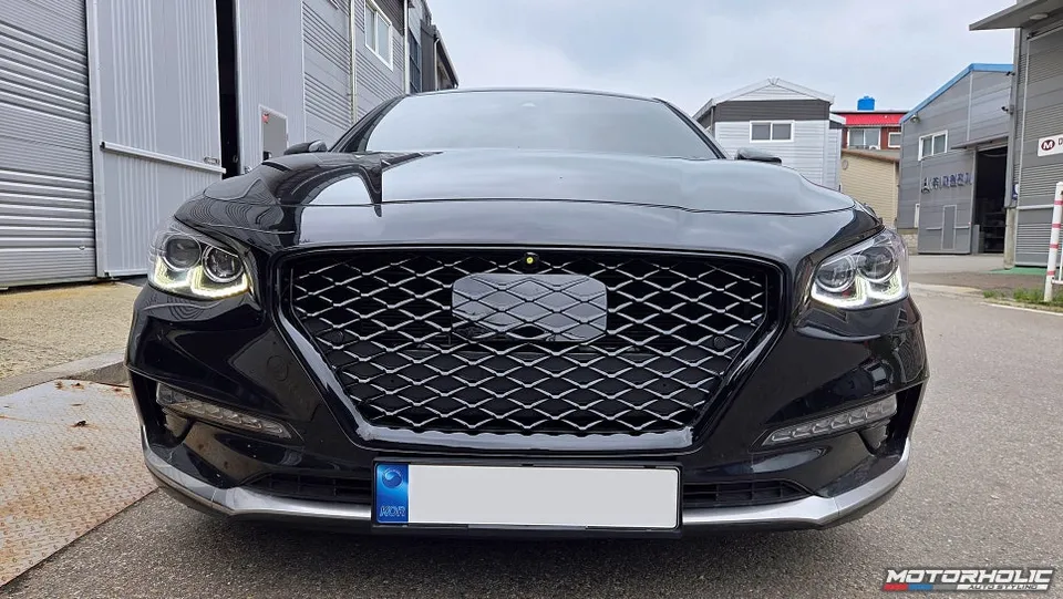 Hyundai Grandeur IG oem options - Hyundai Grandeur IG Pure Black Grill Upgrade Review photo 3