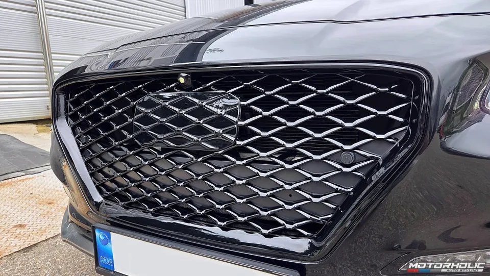 Hyundai Grandeur IG oem options - Hyundai Grandeur IG Pure Black Grill Upgrade Review photo 4