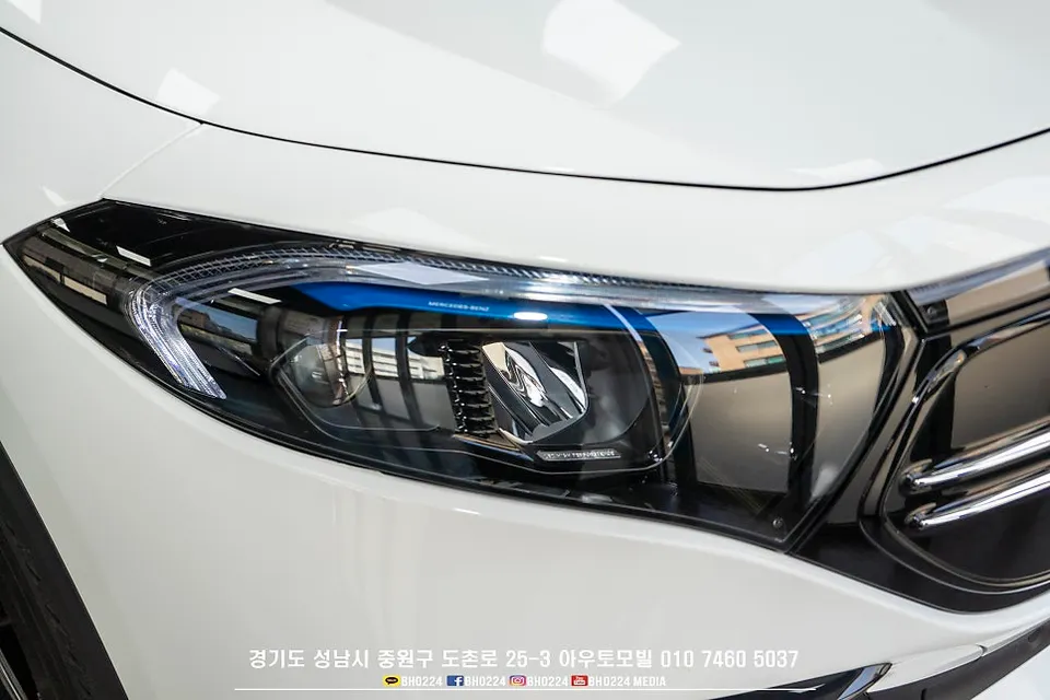 Mercedes-Benz EQAのドライブレコーダー取付事例 施工写真 2-2