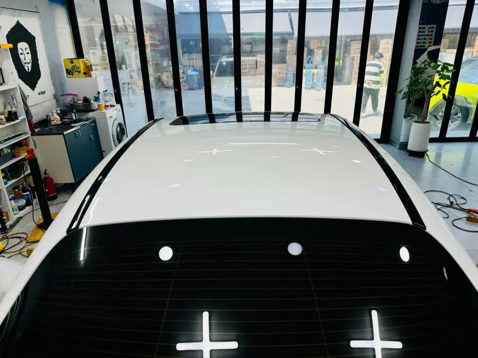 Mercedes-Benz Eクラスのカーラッピング事例｜費用目安・仕上がり 施工写真 2-2