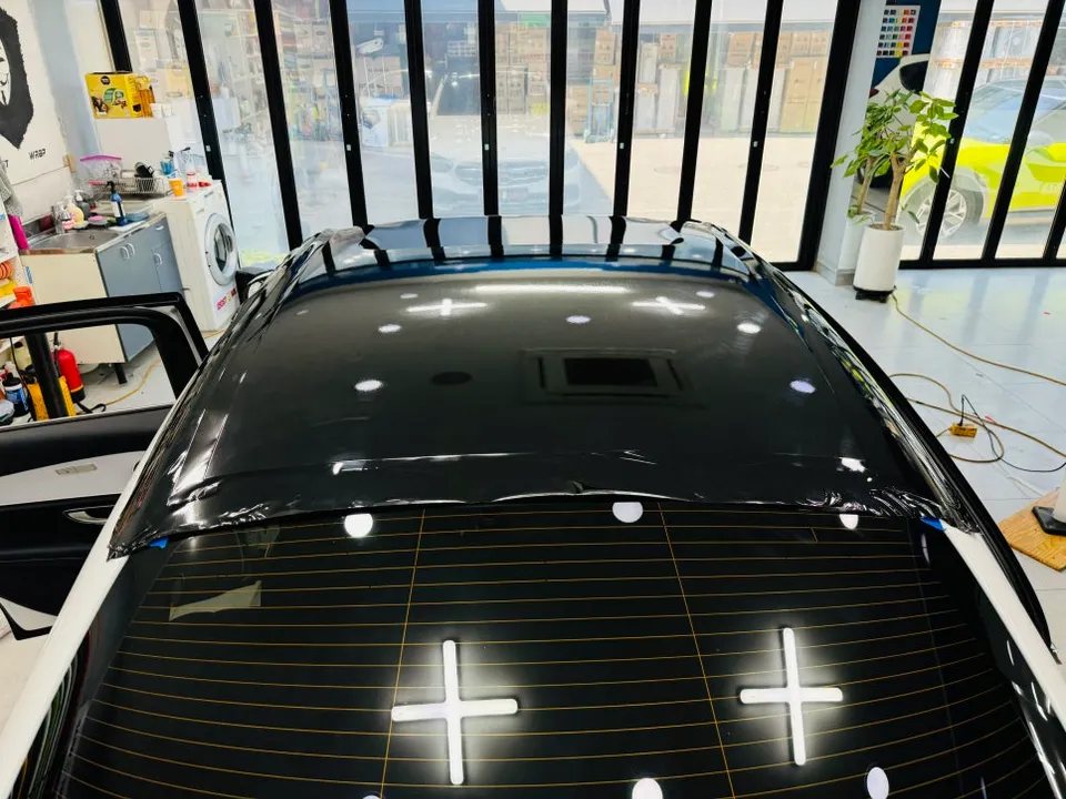 Mercedes-Benz Eクラスのカーラッピング事例｜費用目安・仕上がり 施工写真 1-3