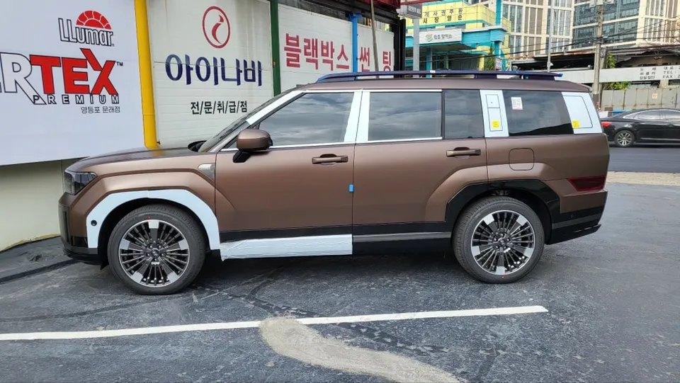 BMW X5 カーラッピング事例｜費用目安・仕上がり 写真