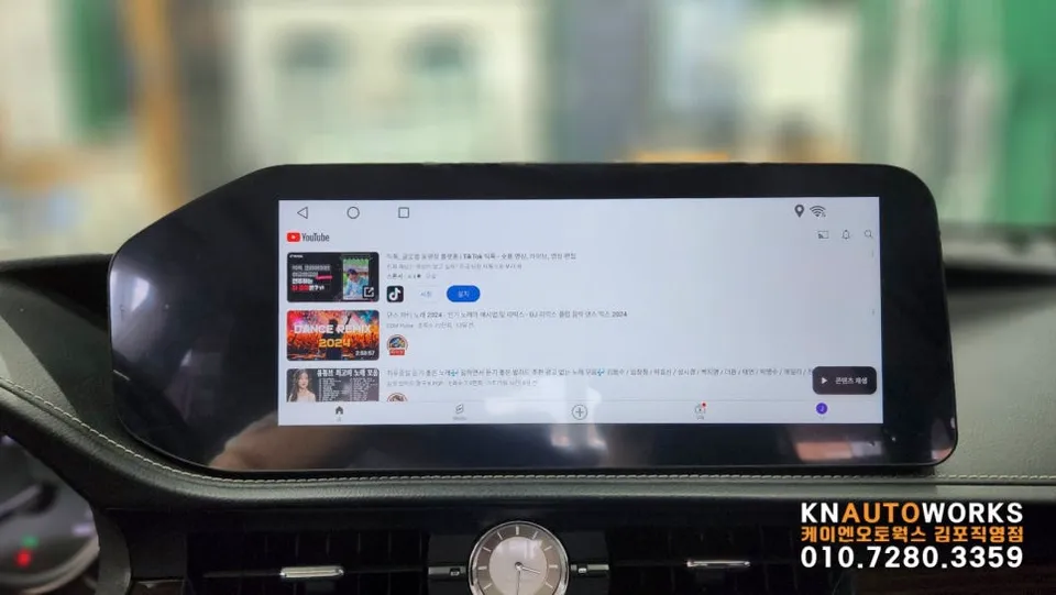 Lexus ES 300hのAndroid Auto・CarPlay取付事例 施工写真 2-2