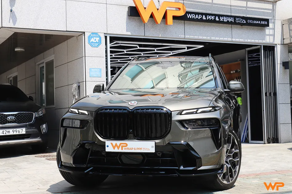 BMW X7のPPF施工事例|費用目安と仕上がり 施工写真 3-1