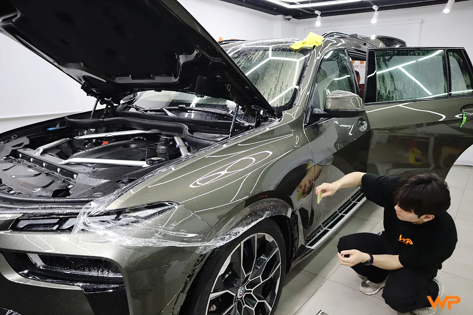 BMW X7のPPF施工事例|費用目安と仕上がり 施工写真 1-2