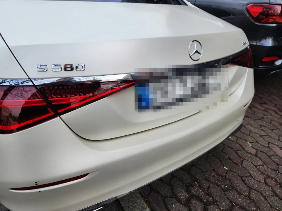 メルセデス・ベンツ Sクラス W223のカーラッピング事例 写真