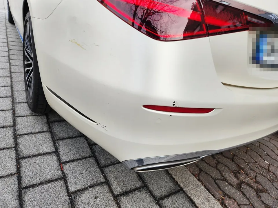 メルセデス・ベンツ Sクラス W223のカーラッピング事例 施工写真 1-2