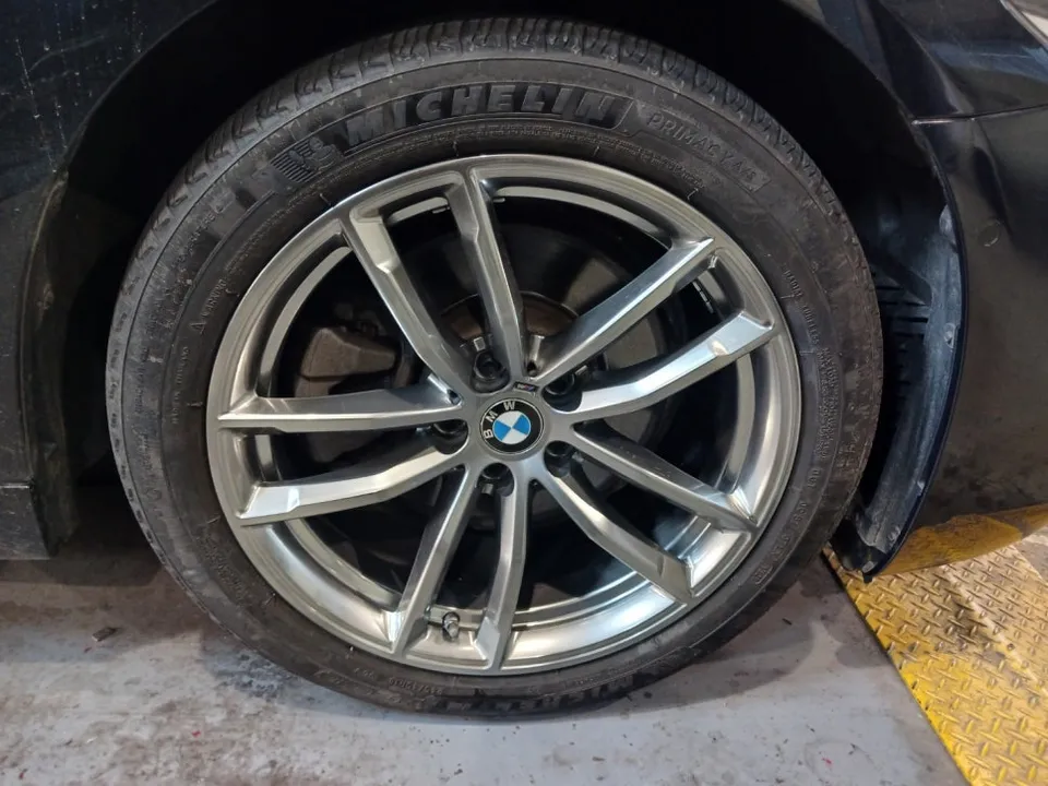 BMW 5 Seriesのホイールリペア・塗装事例 施工写真 3-2