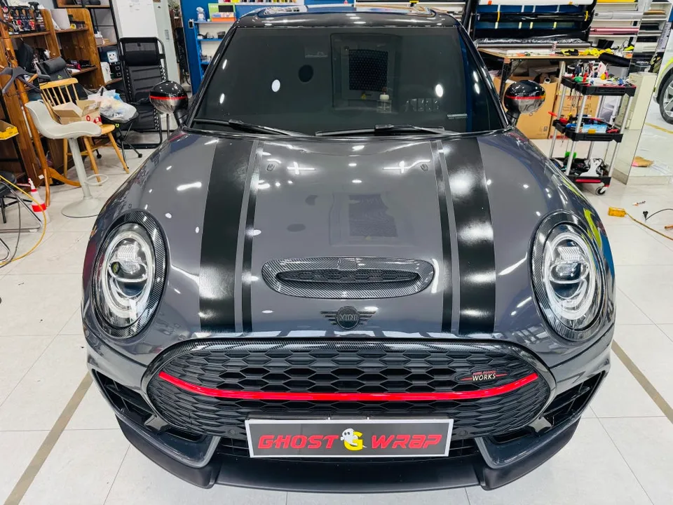 MINI Countrymanのカーラッピング事例|デカール除去で変化 施工写真 1-1