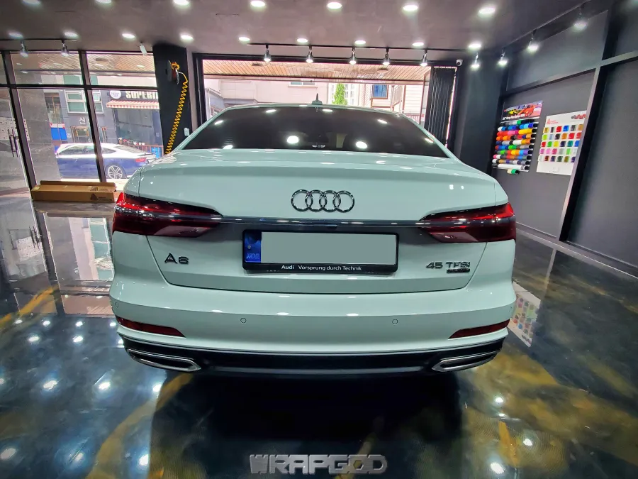 Audi A6のカーラッピング事例|クロームパーツのブラックアウト 施工写真 2-1