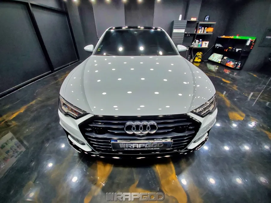 Audi A6のカーラッピング事例|クロームパーツのブラックアウト 施工写真 1-3