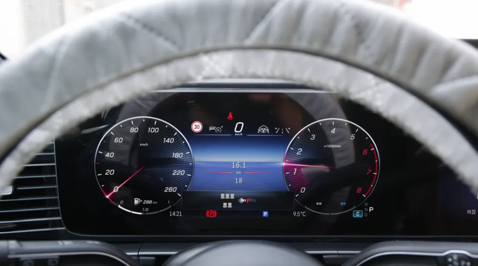 Mercedes-Benz GLS450 Ambient Lighting Review — Enhanced Interior 