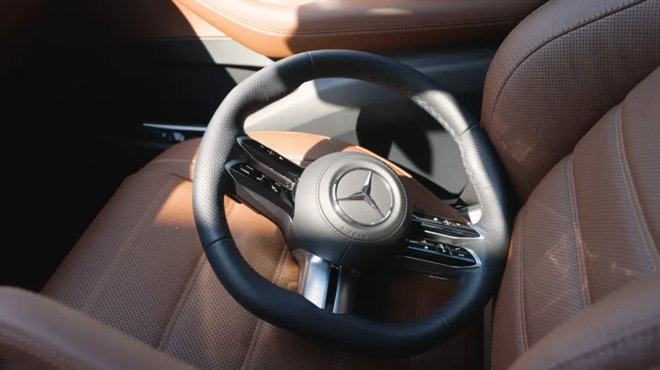 Mercedes-Benz GLS450 Ambient Lighting Review — Enhanced Interior photo 2