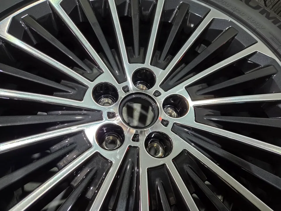 Hyundaiのホイールリペア・塗装事例 施工写真 4