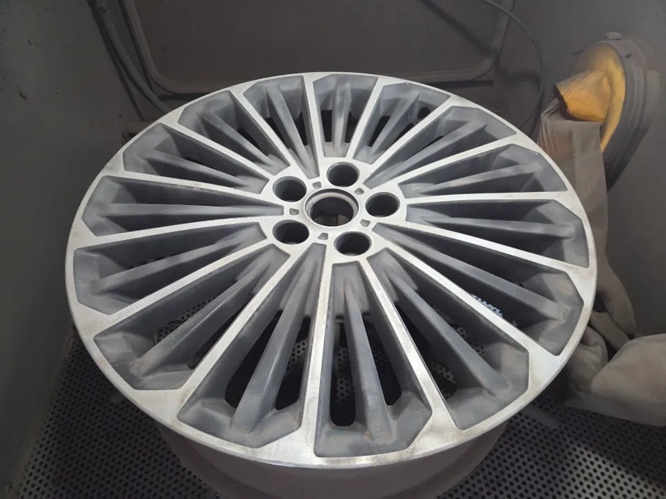 Hyundaiのホイールリペア・塗装事例 施工写真 6