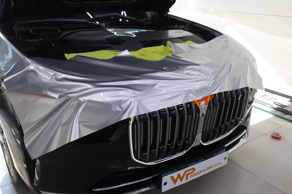BMW I7 vinyl wrap - BMW I7 Two-Tone Vinyl Wrap Repair Review photo 6