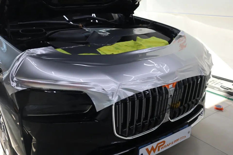 BMW I7 vinyl wrap - BMW I7 Two-Tone Vinyl Wrap Repair Review photo 7